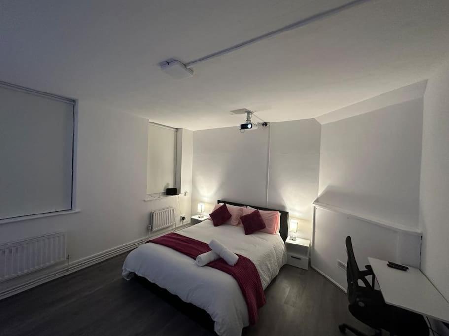 Super Double Bedroom Zone 1 Londres Exterior foto